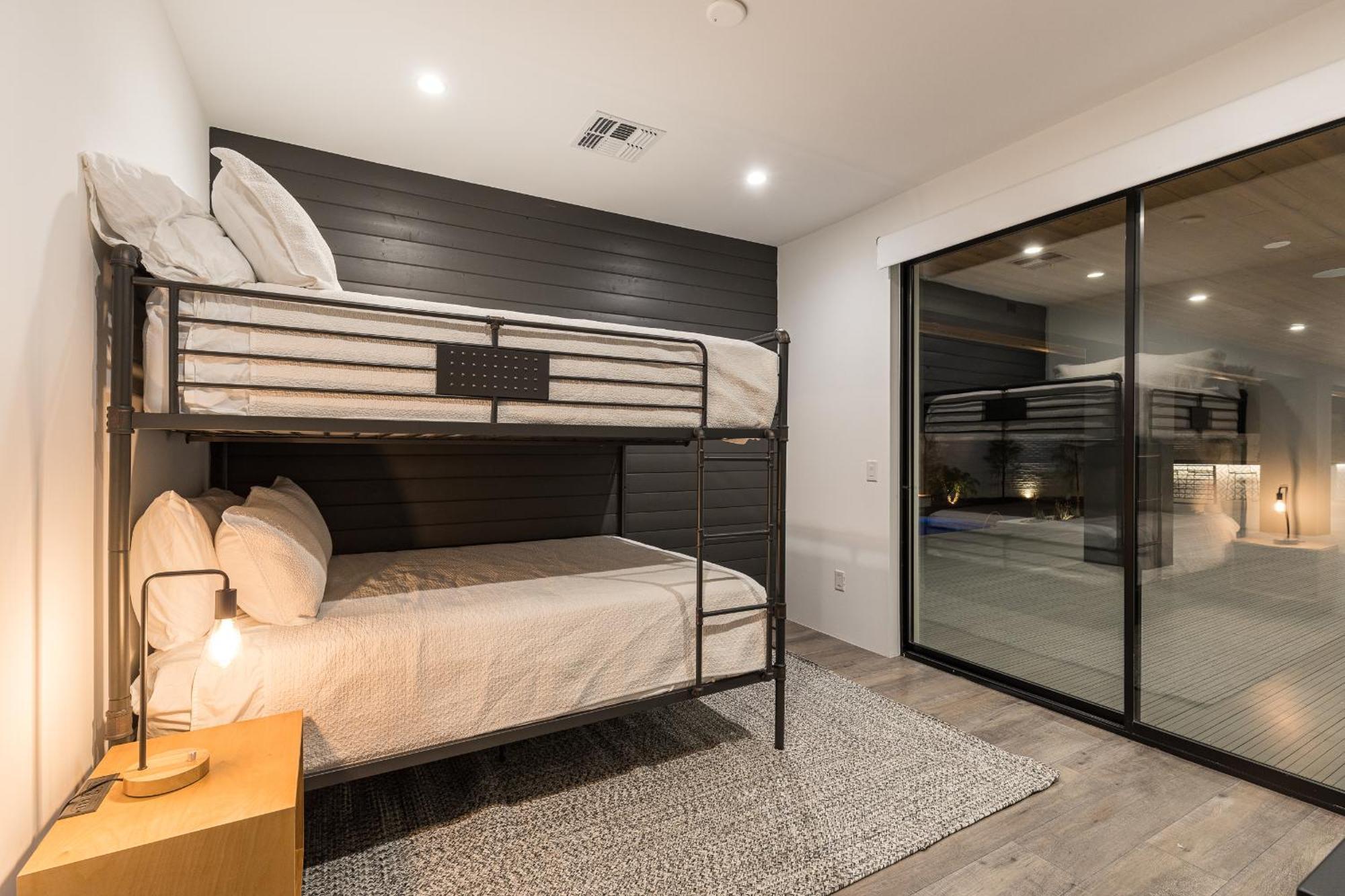 Luxury Micro-Resort, Theater, Sauna, Heated Pool Phoenix Eksteriør bilde